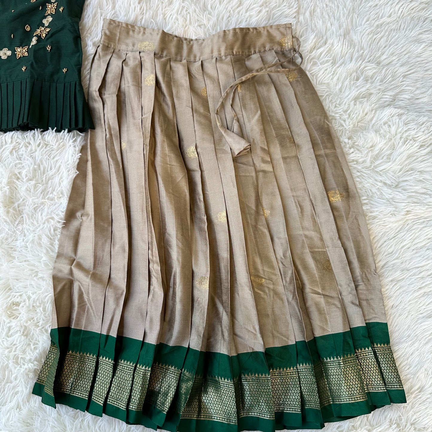 Stylish Fusion: Gray Paithani Silk Skirt, Dark Green Aari Top