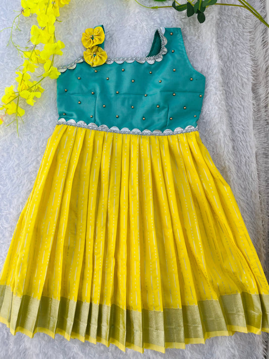 PRE ORDER : A Mesmerizing Blend of Colors ~ Teal & Yellow